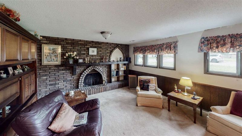 4902 E 24th St N, Wichita, KS 67220