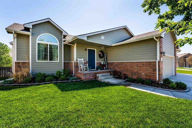 8323 W Conrey Ct, Wichita, KS 67205