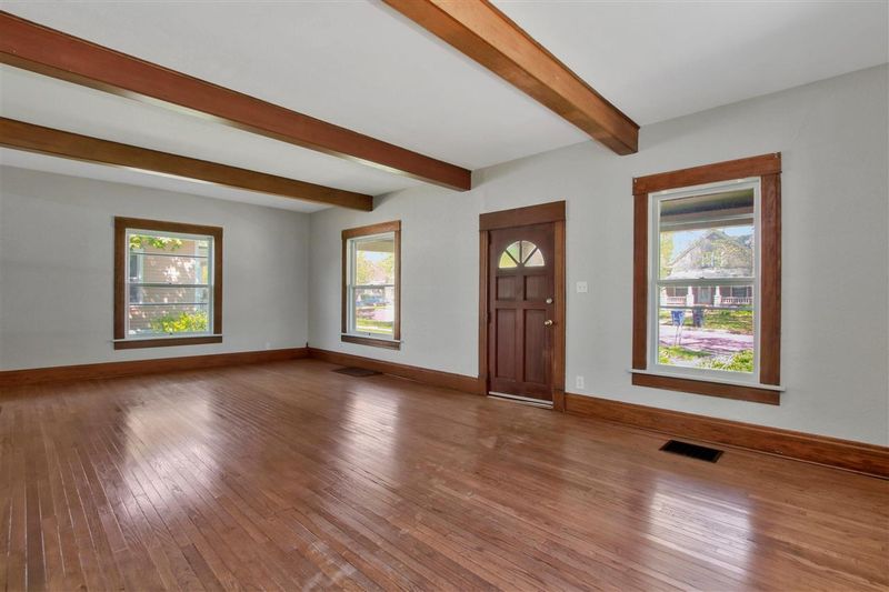 611 E 5th, Newton, KS 67114