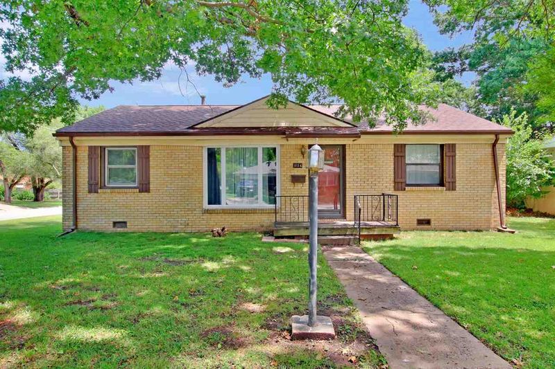 1156 N Derby Ave, Derby, KS 67037