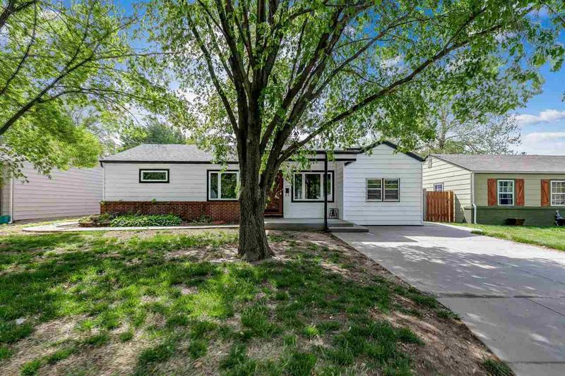 1045 N Kokomo Ave, Derby, KS 67037