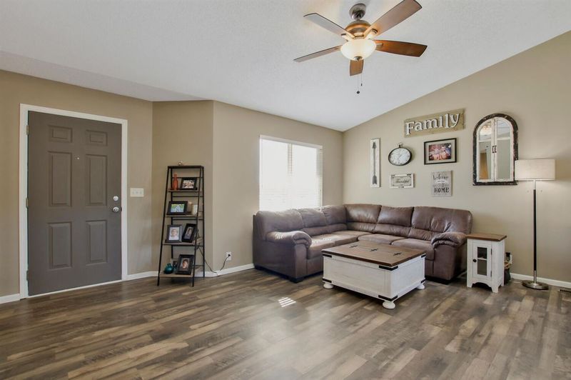 1829 N Honeysuckle Cir, Andover, KS 67002