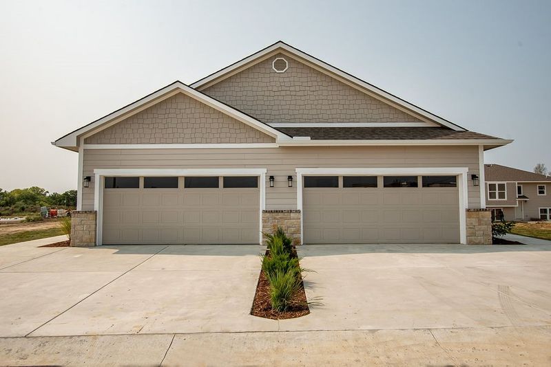 331 N 127th St E #404, Wichita, KS 67206