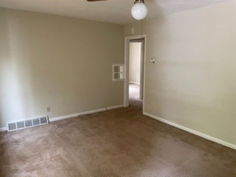 2557 S Washington Ave, Wichita, KS 67216