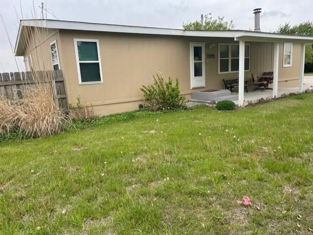 2815 E 13th St, Andover, KS 67002