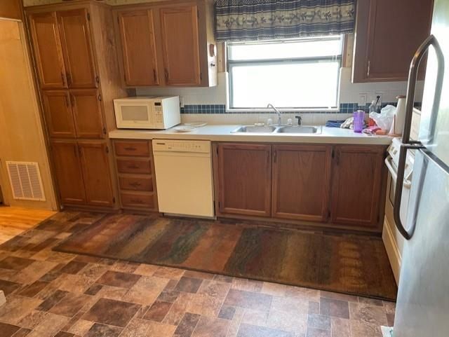 2815 E 13th St, Andover, KS 67002