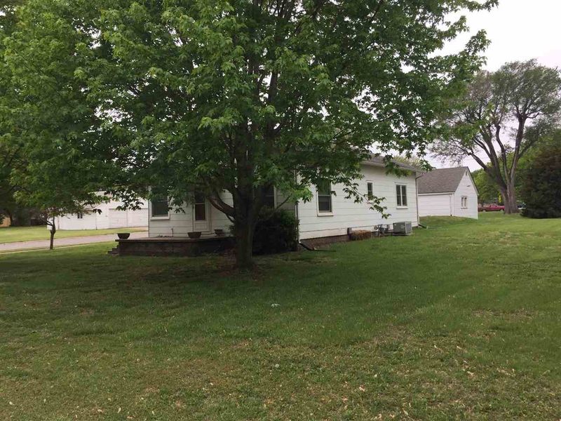 509 Fairview Ave, Newton, KS 67114