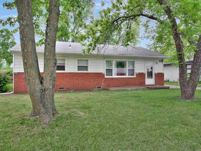 111 E Springdale St, Derby, KS 67037