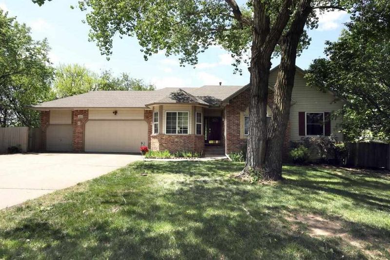4903 E 46th St N, Bel Aire, KS 67220