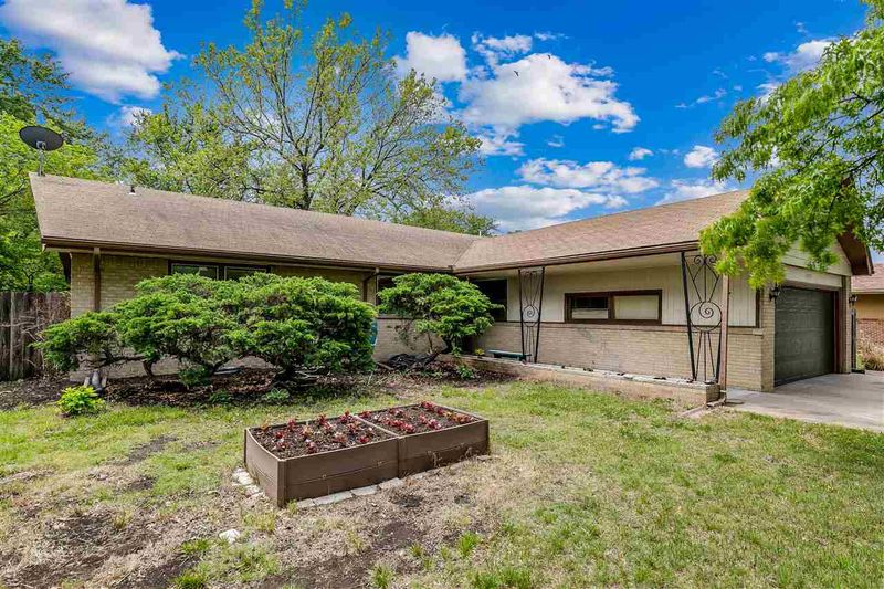 6007 E Jacqueline St, Wichita, KS 67208