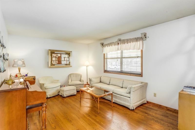 321 S 3rd St, Clearwater, KS 67026