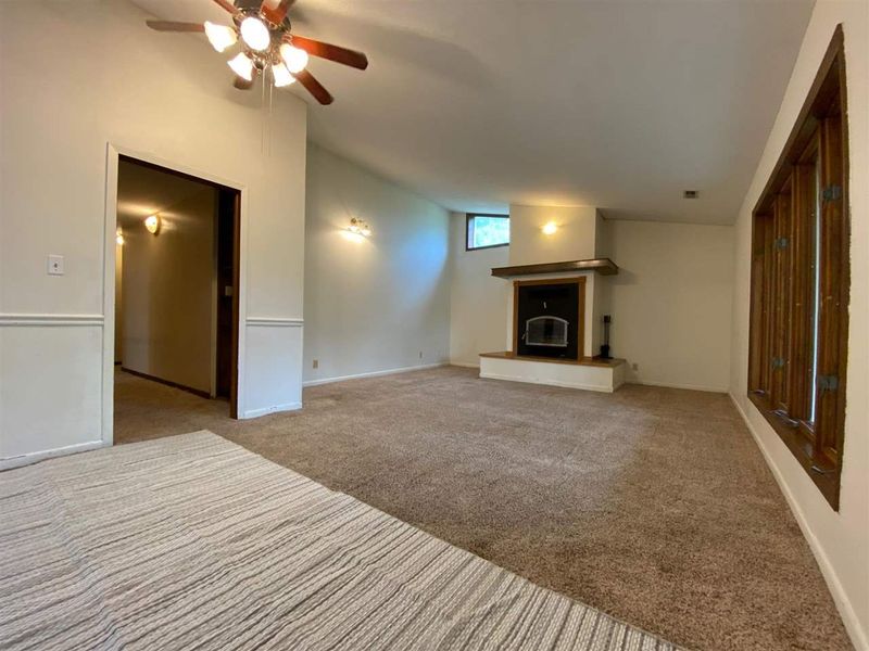 11057 140th Dr, Winfield, KS 67156