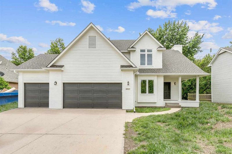 1907 Countryview Dr, Derby, KS 67037