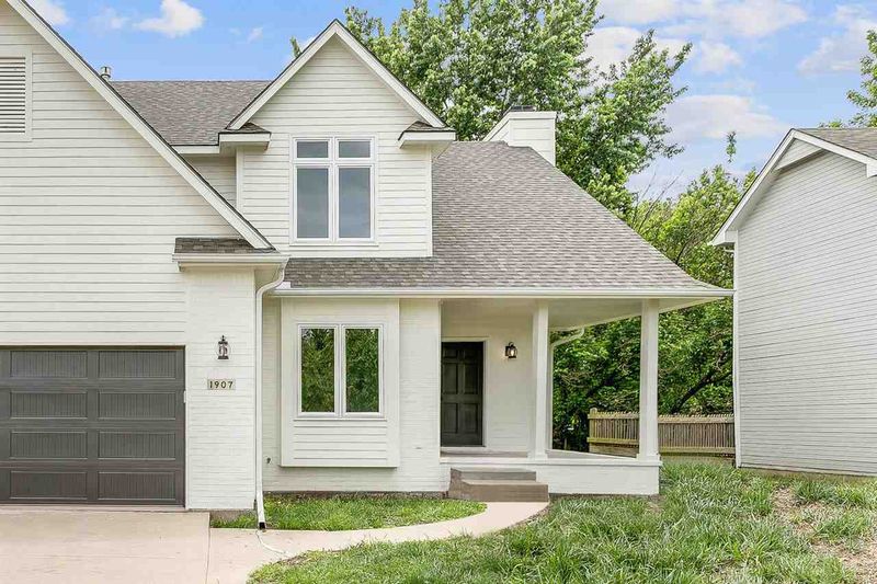 1907 Countryview Dr, Derby, KS 67037
