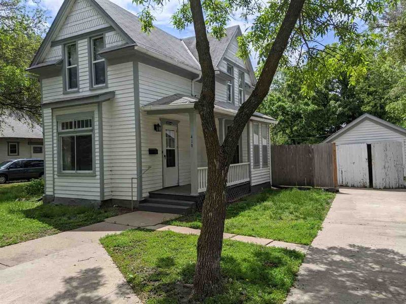 419 E 8th, Newton, KS 67114