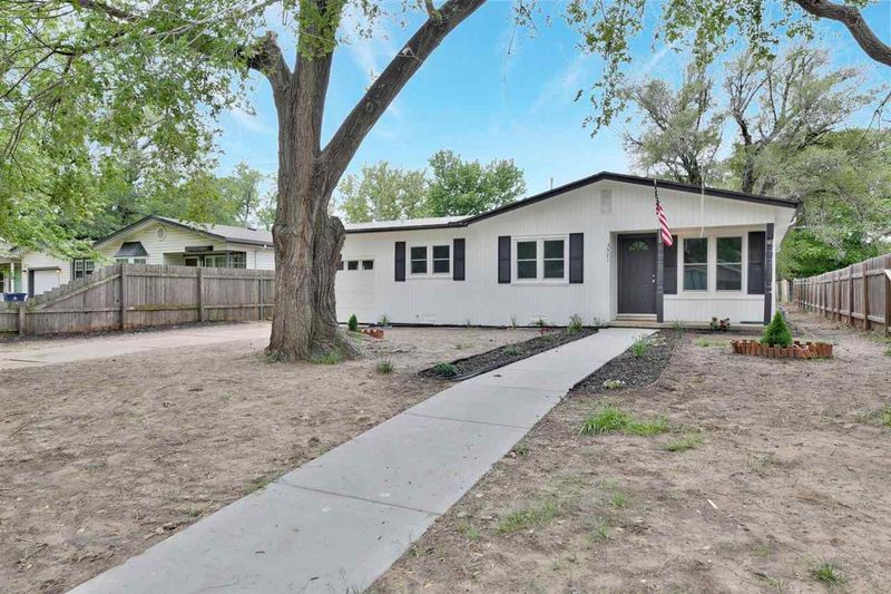 3521 S Everett St, Wichita, KS 67217