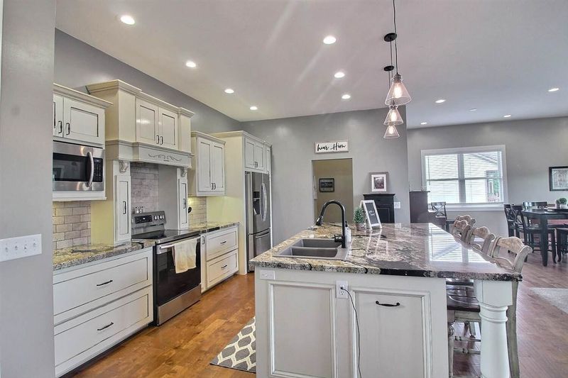 819 Sandwedge Ct, Andover, KS 67002