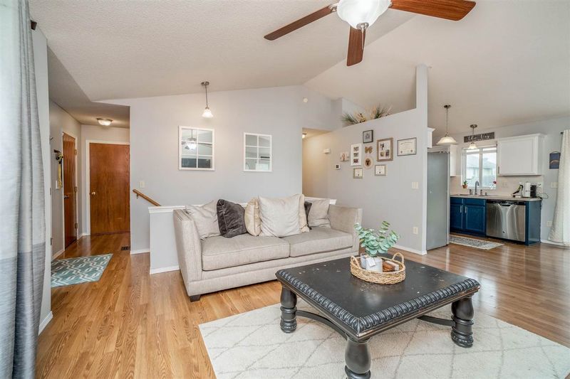 1137 N Raintree Dr, Derby, KS 67037
