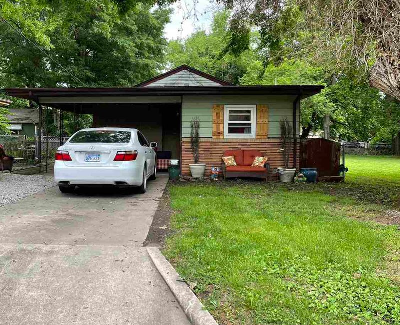1617 Elizabeth St, Winfield, KS 67156