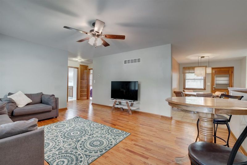 1205 Grove St, Newton, KS 67114
