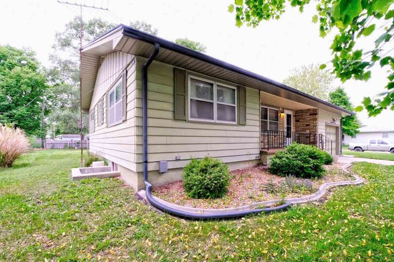 1205 Grove St, Newton, KS 67114