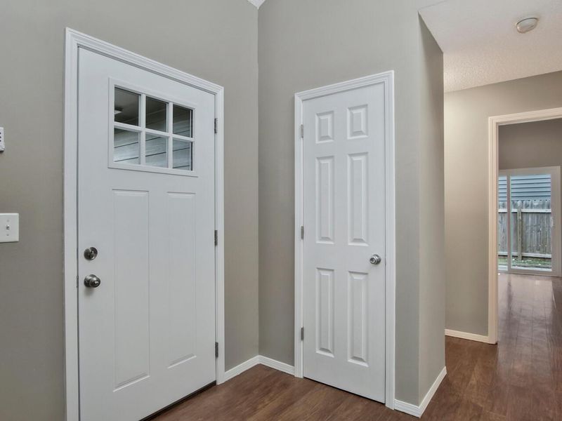 8910 E Scott St, Wichita, KS 67210