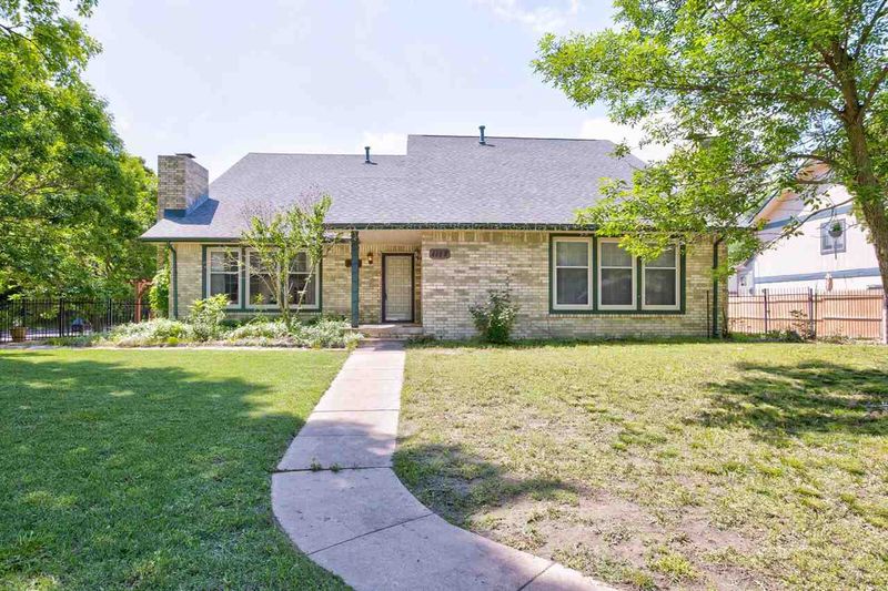 1119 E Redwood Rd, Derby, KS 67037