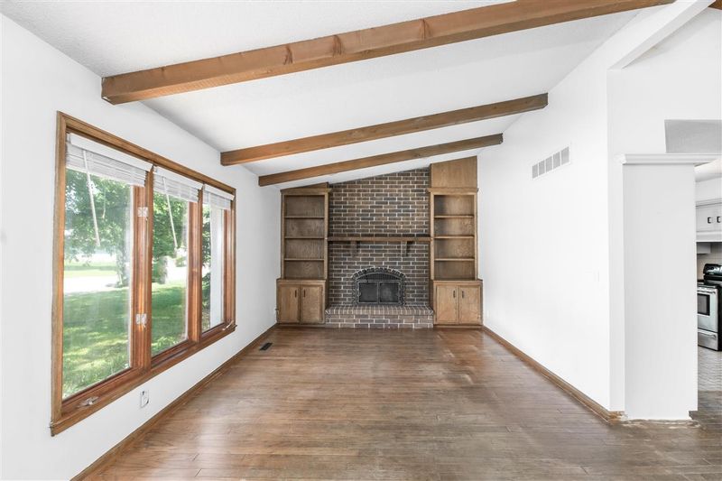 700 E Dover Dr, Valley Center, KS 67147