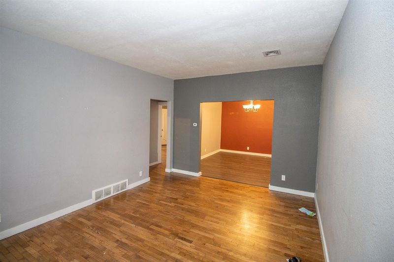 1726 E Carson St, Wichita, KS 67216