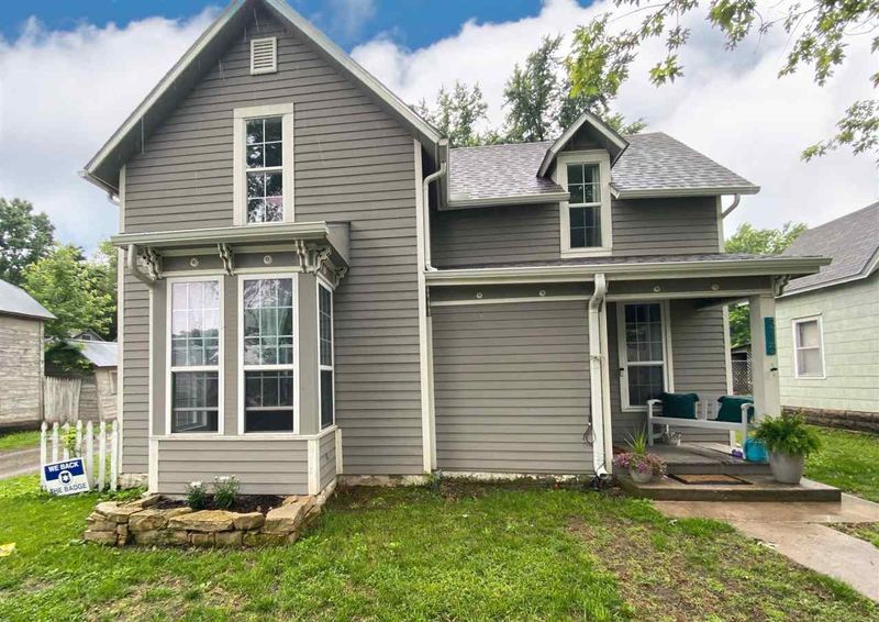 315 W 10th Ave, Winfield, KS 67156