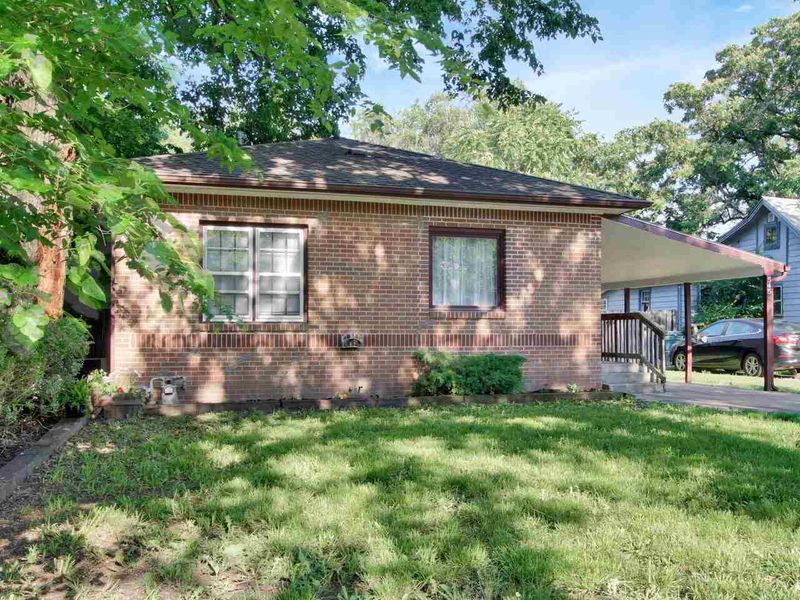545 S All Hallows Ave, Wichita, KS 67213