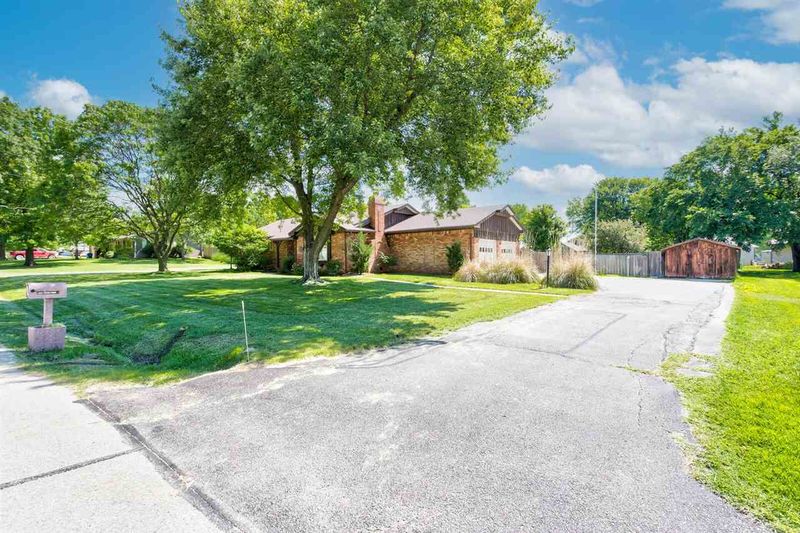 3000 Nancy Ln, Derby, KS 67037