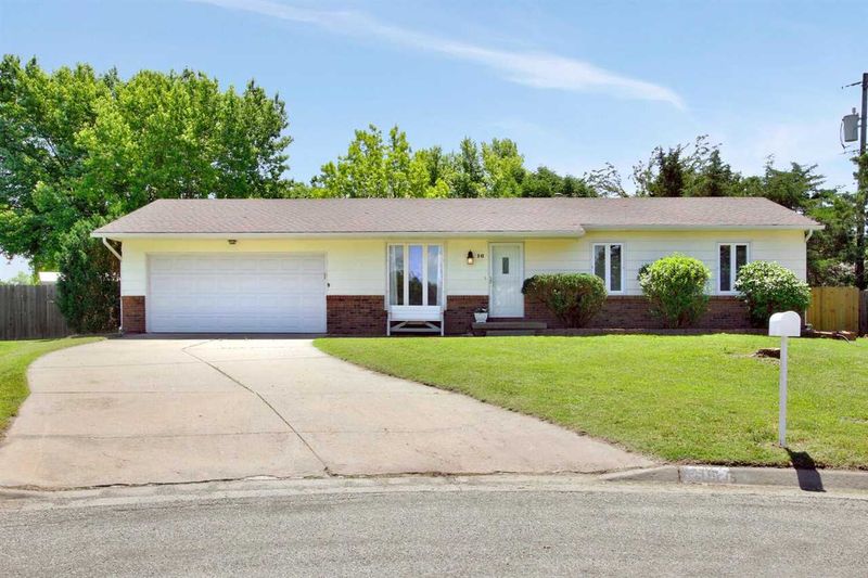 16 SE 4th Ct, Newton, KS 67114