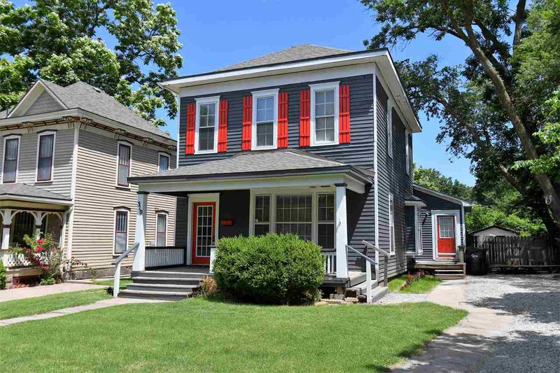 310 E 4th St, Newton, KS 67114