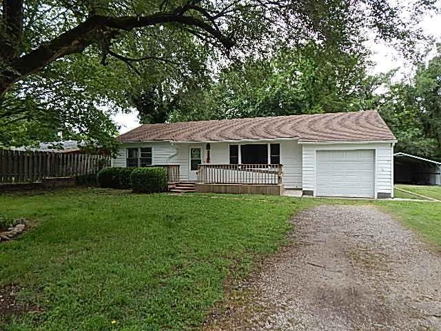 1315 Ann St, Winfield, KS 67156