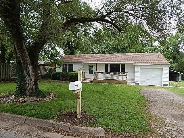1315 Ann St, Winfield, KS 67156