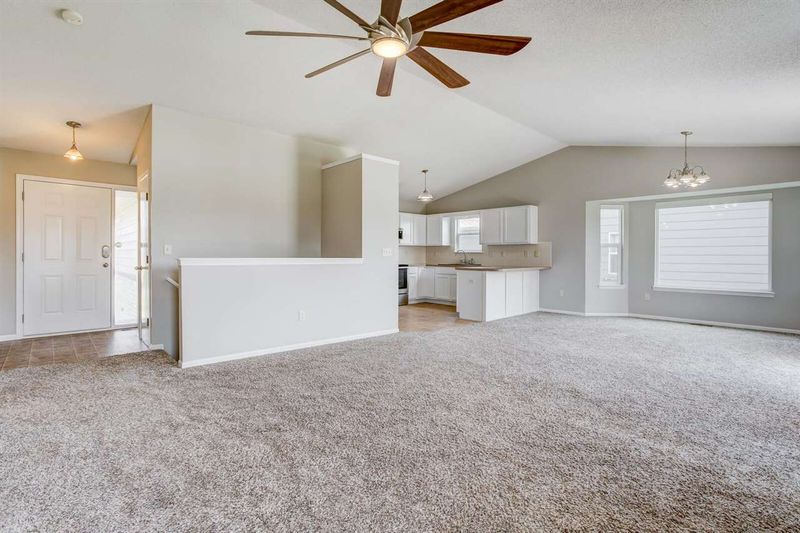 701 S Longbranch Dr, Maize, KS 67101