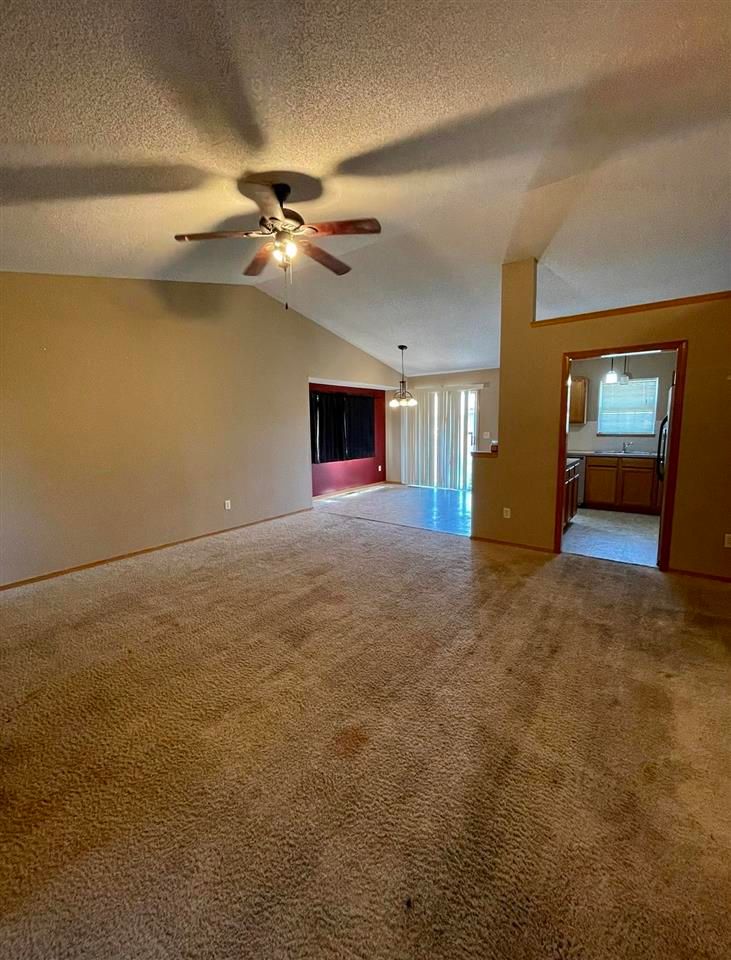1738 W Saddle Brooke St, Haysville, KS 67060