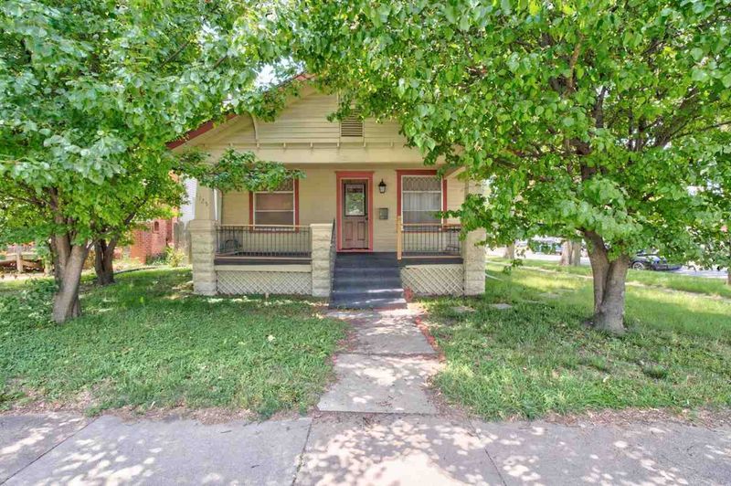 1125 N Main St, Newton, KS 67114