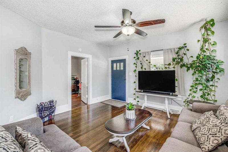 805 N Custer St, Wichita, KS 67203