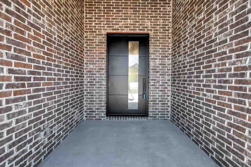 8202 E Saw Mill Ct, Wichita, KS 67226