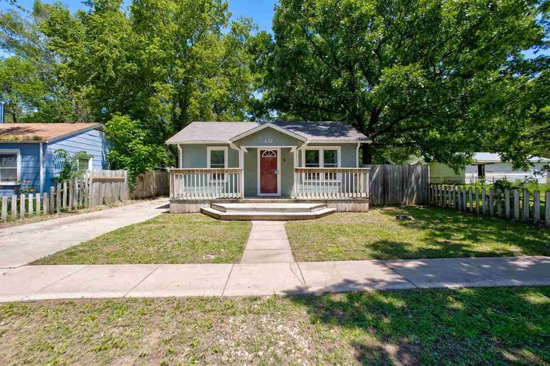 432 E Bridge St, Mulvane, KS 67110