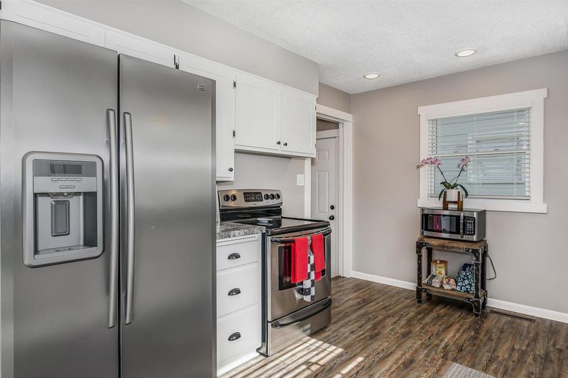 612 S 4th Ave, Mulvane, KS 67110