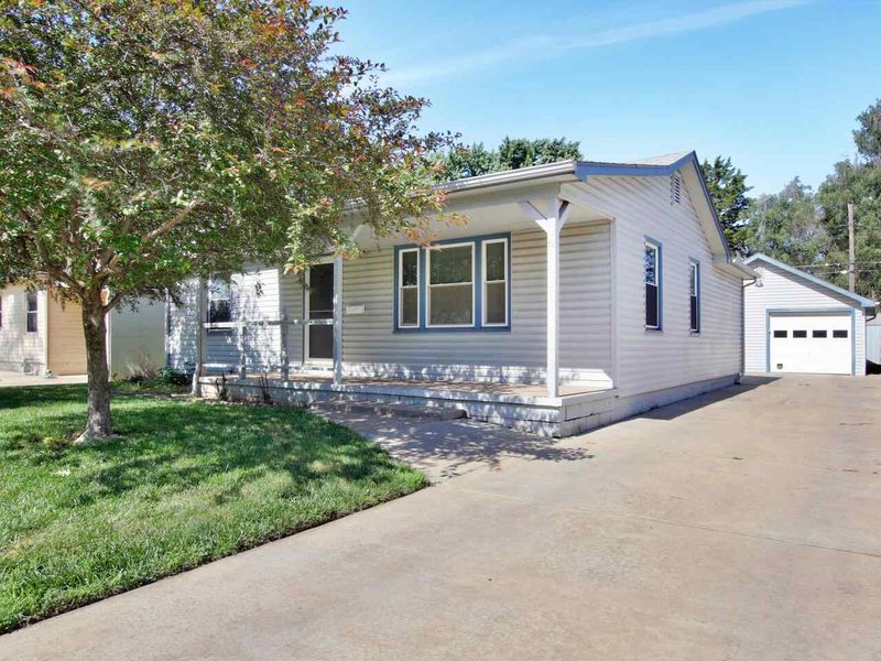 331 N Mount Carmel Ave, Wichita, KS 67203