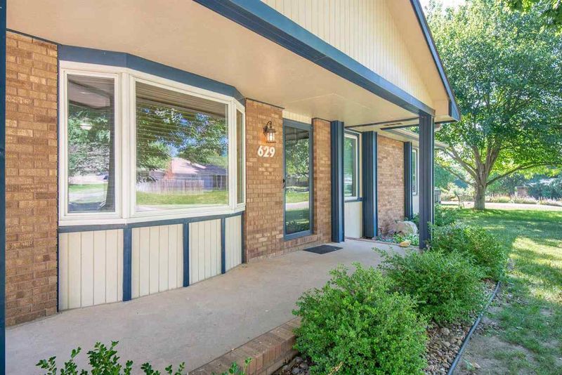 629 Moy Ln, Mulvane, KS 67110