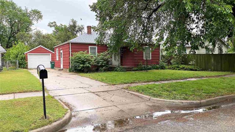 2154 S Ellis, Wichita, KS 67211