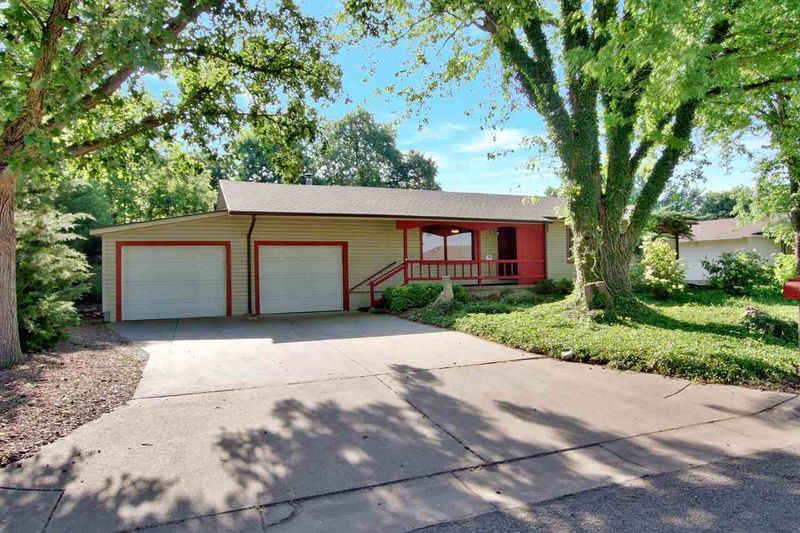 1512 Grandview Ave, Newton, KS 67114