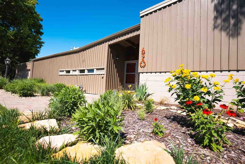 620 S Byron Rd, Wichita, KS 67209