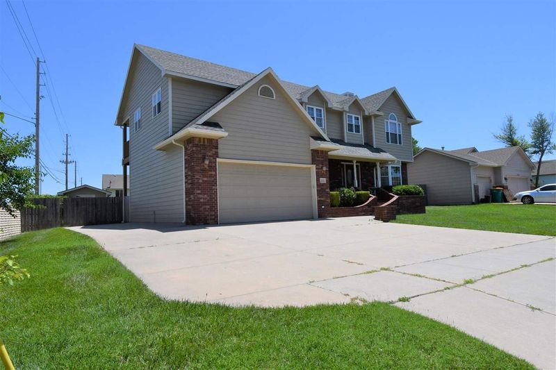 2142 Malcolm St, Wichita, KS 67208