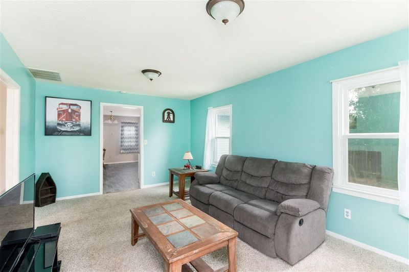 118 N Oak St, Goddard, KS 67052